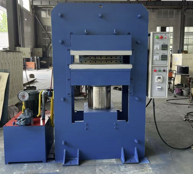 Пресс для вулканизации резиновой крошки XLB800 х 800